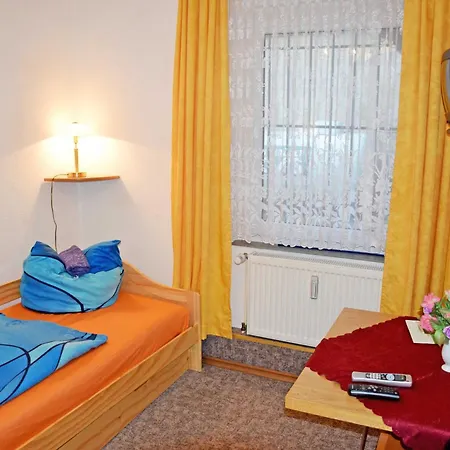 Ferienwohnung/ Ferienzimmer Asche Kwatera prywatna